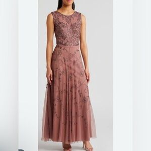 PISARRO NIGHTS Elegant beaded Evening Gown